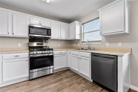 Kitchen - 18425 Crestwind Ln, Elgin, TX 78621 photo 1 of 2