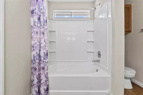 Bath - 18425 Crestwind Ln, Elgin, TX 78621 photo 2 of 3