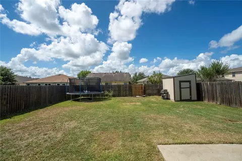 Exterior - 18425 Crestwind Ln, Elgin, TX 78621 photo 4 of 7