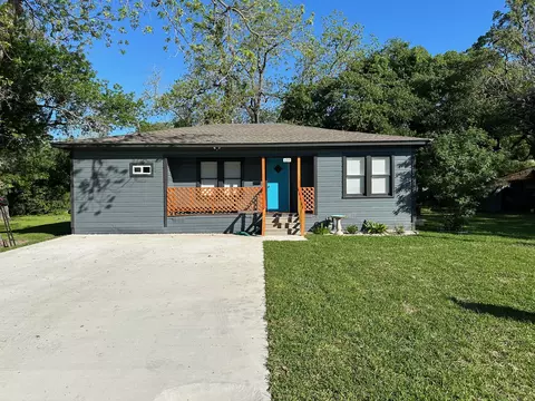 439 E Lafayette St, La Grange, TX 78945