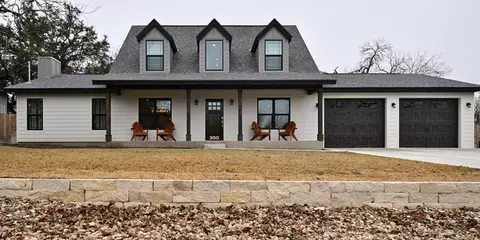 300 E Bluebonnet Ln, Johnson City, TX 78636