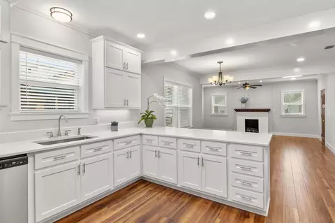 Kitchen - 522 S Walnut Ave, Luling, TX 78648 photo 2 of 2