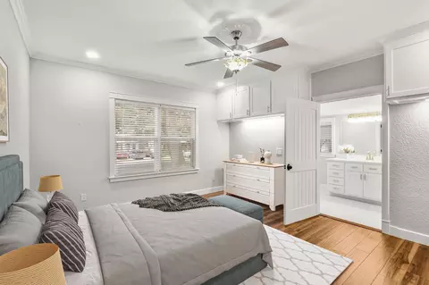 Bedroom - 522 S Walnut Ave, Luling, TX 78648 photo 2 of 4