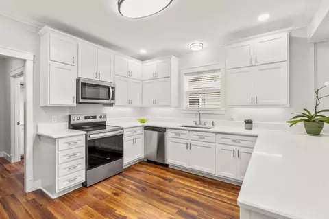 Kitchen - 522 S Walnut Ave, Luling, TX 78648 photo 1 of 2