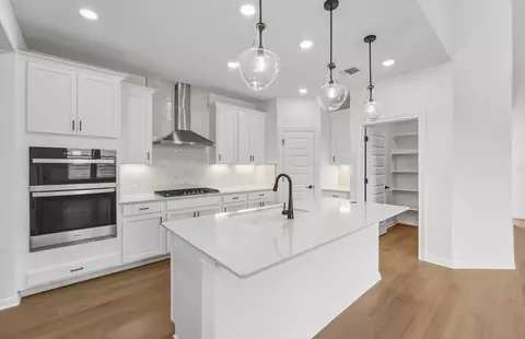 Kitchen - 2913 Zuni Path, Leander, TX 78641 photo 2 of 2