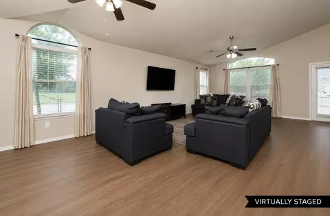 Living - 101 Igneous Ln, Jarrell, TX 76537 photo 2 of 3