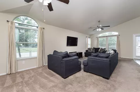 Living - 101 Igneous Ln, Jarrell, TX 76537 photo 3 of 3
