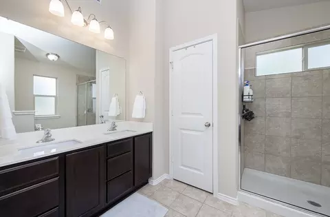 Bath - 101 Igneous Ln, Jarrell, TX 76537 photo 1 of 3