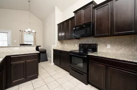 Kitchen - 101 Igneous Ln, Jarrell, TX 76537 photo 2 of 4