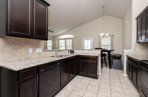 Kitchen - 101 Igneous Ln, Jarrell, TX 76537 photo 3 of 4