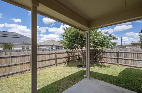 Exterior - 101 Igneous Ln, Jarrell, TX 76537 photo 2 of 4