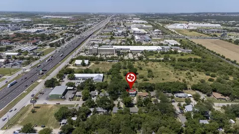 133 Sherwood St, San Marcos, TX 78666
