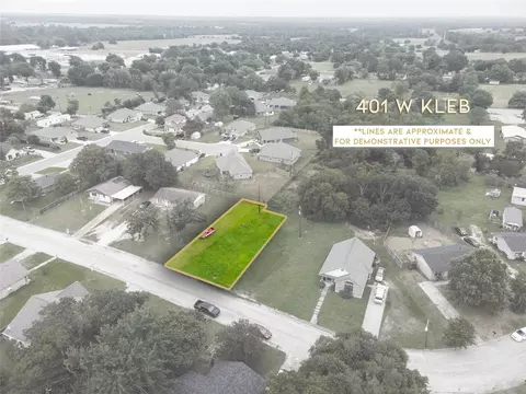 401 W Kleb St, Caldwell, TX 77836
