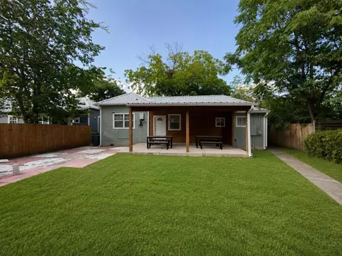 Exterior - 907 E 3rd St, Austin, TX 78702 photo 5 of 7