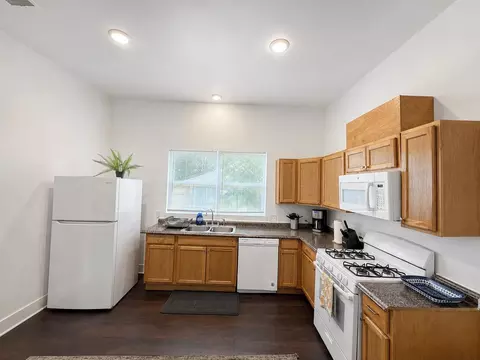 Kitchen - 907 E 3rd St, Austin, TX 78702 photo 1 of 2