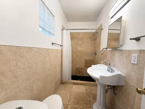 Bath - 907 E 3rd St, Austin, TX 78702 photo 6 of 6