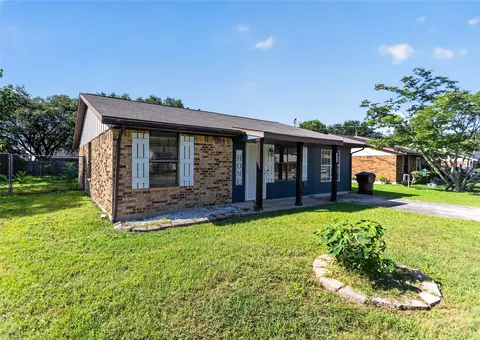 1308 Pendergrass St, Lockhart, TX 78644