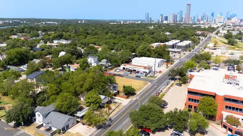 View/Area - 2909 E 5th St, Austin, TX 78702 photo 4 of 10