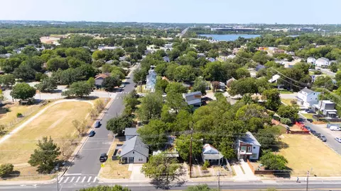 View/Area - 2909 E 5th St, Austin, TX 78702 photo 3 of 10
