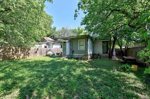 Exterior - 2909 E 5th St, Austin, TX 78702 photo 4 of 9