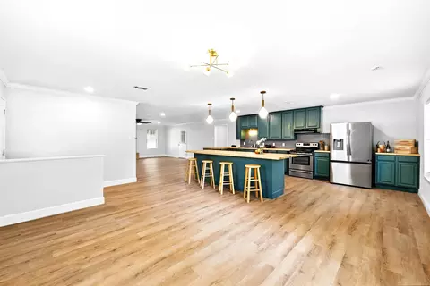 Kitchen - 295 Oak Creek Cir, Luling, TX 78648 photo 1 of 6