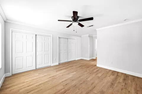 Bedroom - 295 Oak Creek Cir, Luling, TX 78648 photo 2 of 4