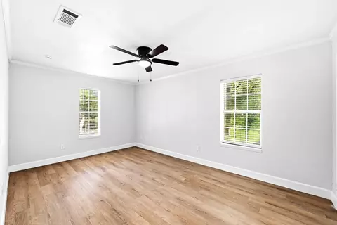 Bedroom - 295 Oak Creek Cir, Luling, TX 78648 photo 4 of 4