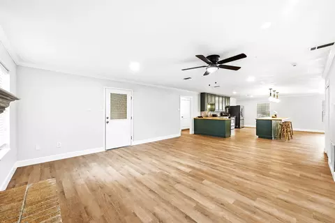 Living - 295 Oak Creek Cir, Luling, TX 78648 photo 2 of 5