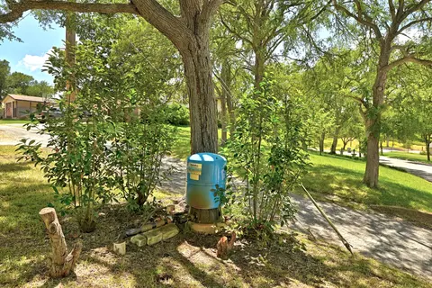Other - 295 Oak Creek Cir, Luling, TX 78648 photo 5 of 6