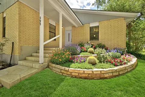 Exterior - 295 Oak Creek Cir, Luling, TX 78648 photo 7 of 8