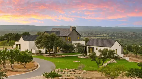 1779 Grande View Trl, Round Mountain, TX 78663