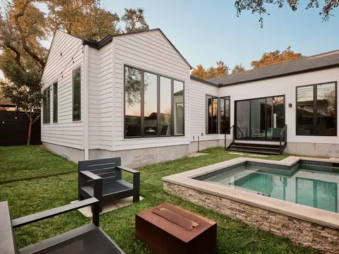 208 El Paso St, Austin, TX 78704