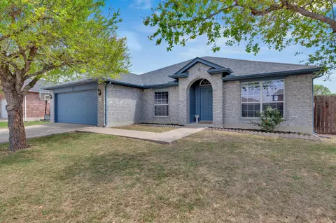 506 Carol Dr, Hutto, TX 78634