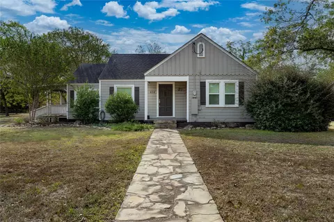 414 Eblin St, La Grange, TX 78945