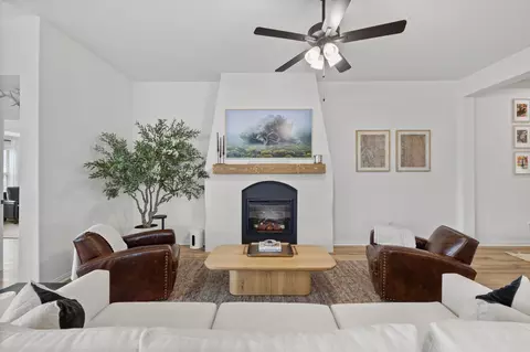 330 Bay Breeze Dr, Kyle, TX 78640