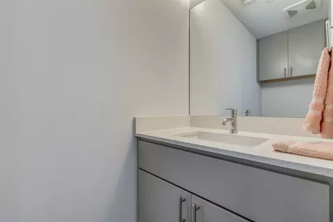 Bath - 2002 E 7th St #217, Austin, TX 78702 photo 1 of 2