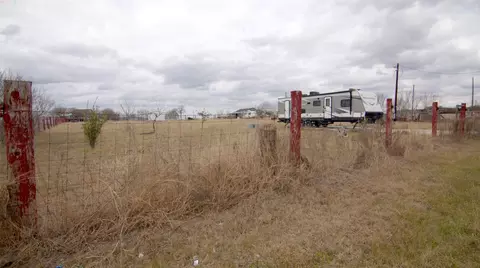 150 Callaway Ct, Lockhart, TX 78644