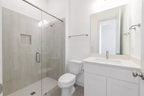 Bath - 400 Buckaroo Dr, Georgetown, TX 78633 photo 5 of 6