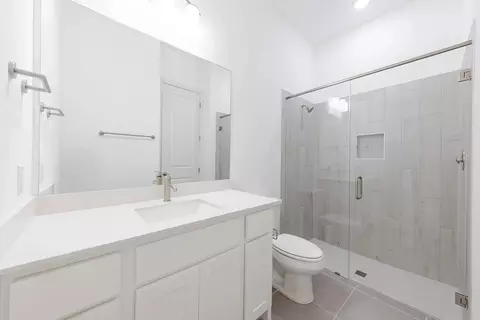 Bath - 400 Buckaroo Dr, Georgetown, TX 78633 photo 6 of 6