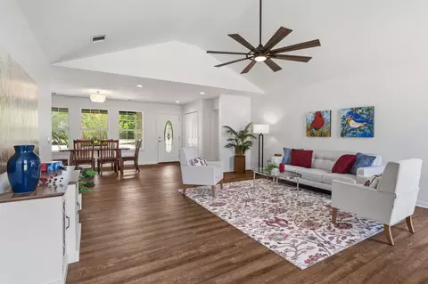 207 Meadow Oaks Dr, Dripping Springs, TX 78620