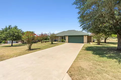 207 Meadow Oaks Dr, Dripping Springs, TX 78620