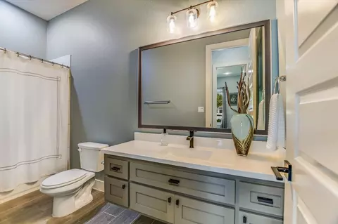 Bath - 205 Axis Loop, Georgetown, TX 78628 photo 3 of 4