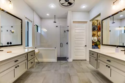 Bath - 205 Axis Loop, Georgetown, TX 78628 photo 1 of 4