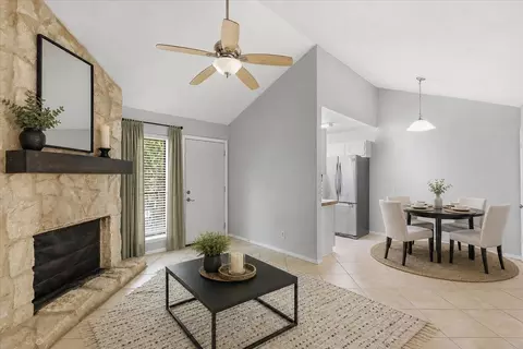 4307 S 1st St #206, Austin, TX 78745