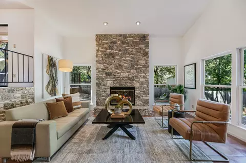 11202 Oak View Dr, Austin, TX 78759