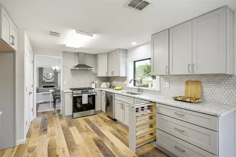Kitchen - 1405 Gracy Dr, Austin, TX 78758 photo 2 of 2