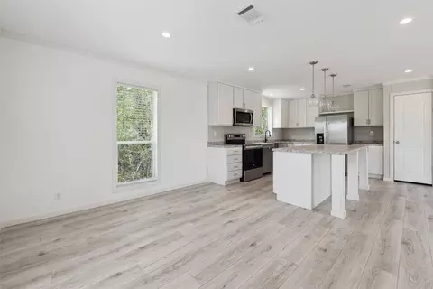 855 Roosevelt Rd, Luling, TX 78648 photo 16