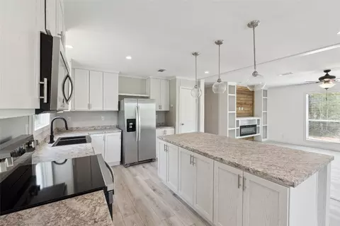 855 Roosevelt Rd, Luling, TX 78648 photo 19