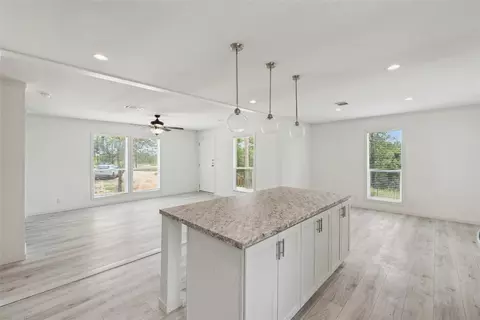 855 Roosevelt Rd, Luling, TX 78648 photo 21