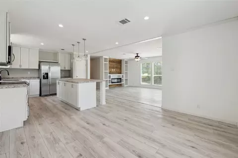 855 Roosevelt Rd, Luling, TX 78648 photo 17
